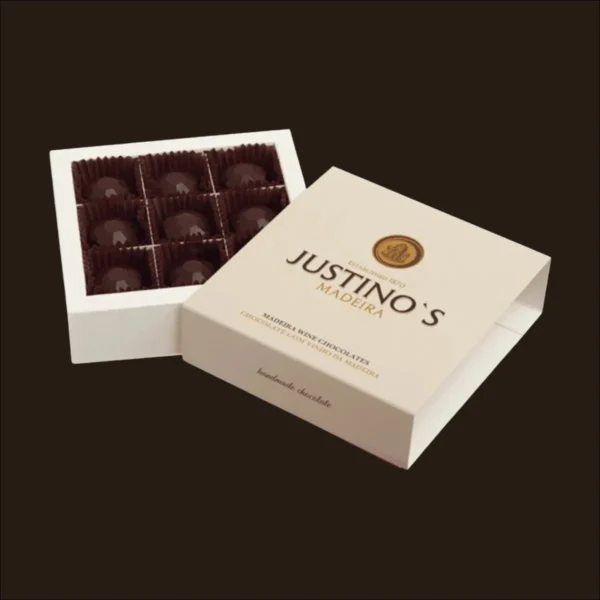 Caixa de bombons sortidos com recheio.