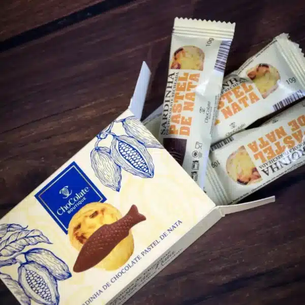 Lata de sardinha de chocolate com recheio.