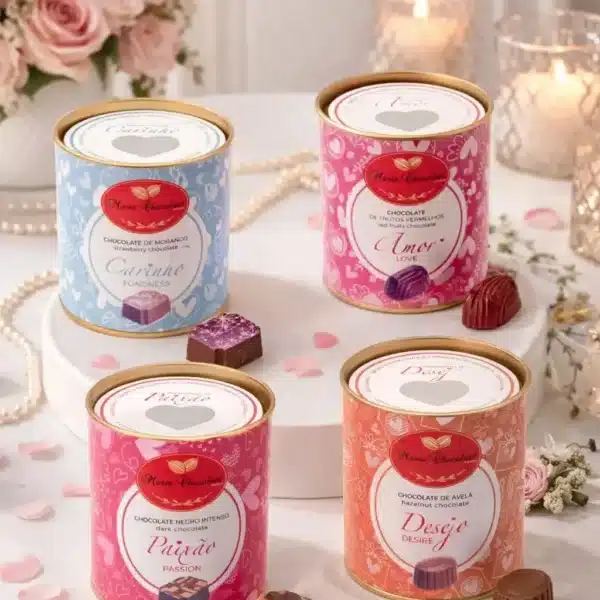 Latas de bombons de chocolate recheadas.