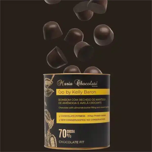 Lata de bombons de chocolate com recheio by Kelly Baron.