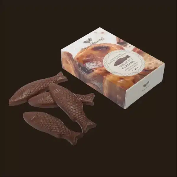 Lata de sardinha de chocolate com recheio.