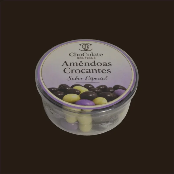Pote com amêndoas sortidas.