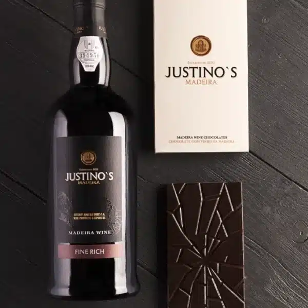 Tablete de chocolate com recheio.