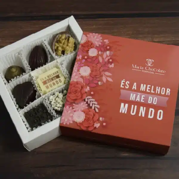 Caixa de 9 bombons de chocolate.