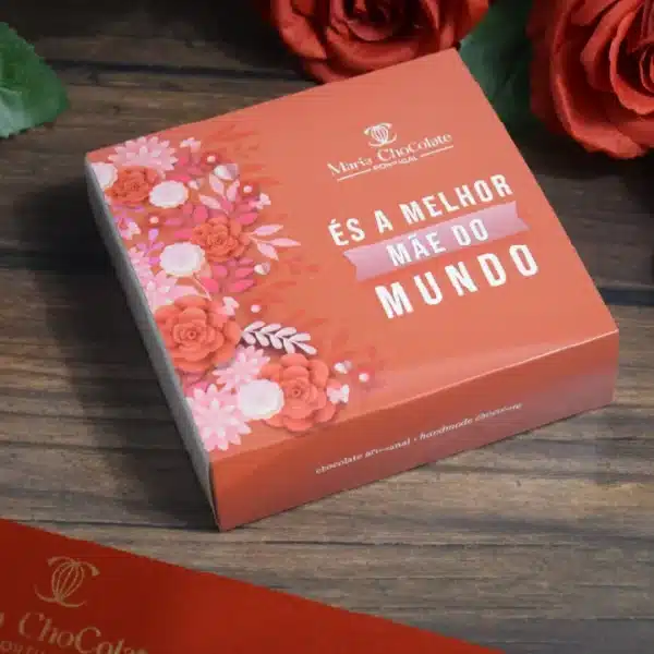 Caixa de 9 bombons de chocolate.